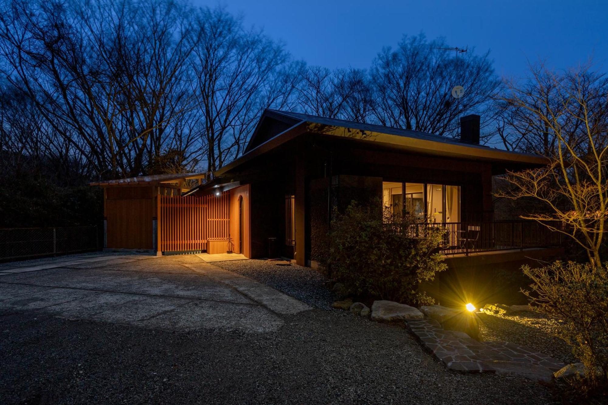 源泉かけ流し 白濁 Forest Sengokuhara Ferienhaus