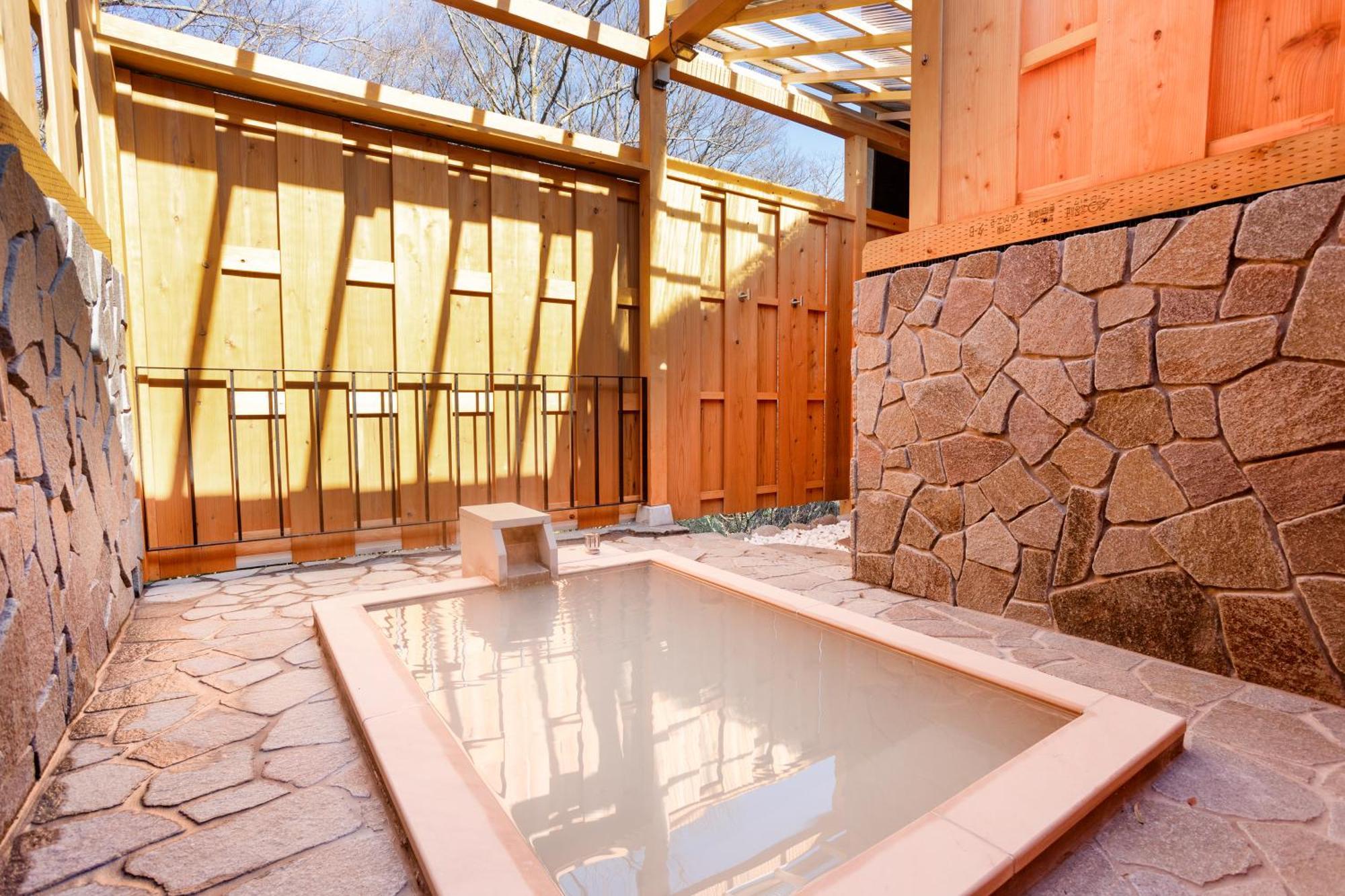 Ferienhaus 源泉かけ流し 白濁 Forest Sengokuhara