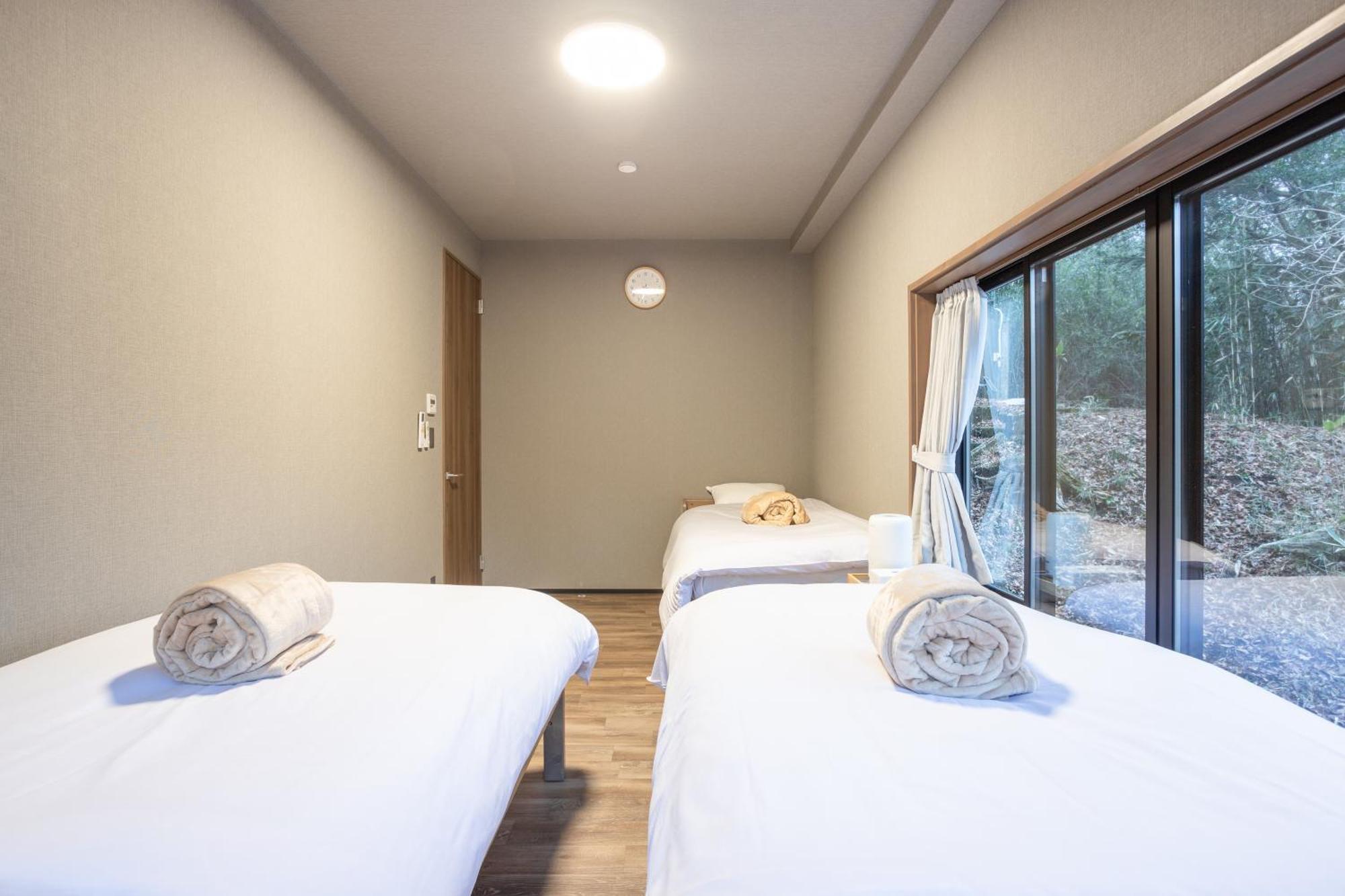 源泉かけ流し 白濁 Forest Sengokuhara Ferienhaus *